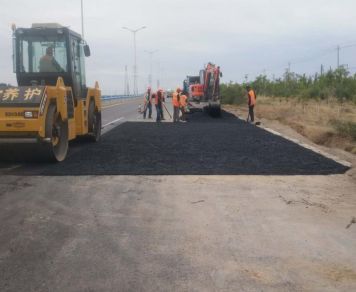 【交通動態100期】抓養護、保暢通、促安全-吳忠市交通運輸局開展路面病害搶修工作