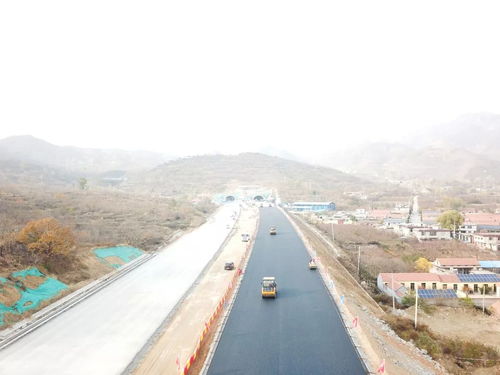 濟(jì)泰高速公路長城嶺隧道順利貫通